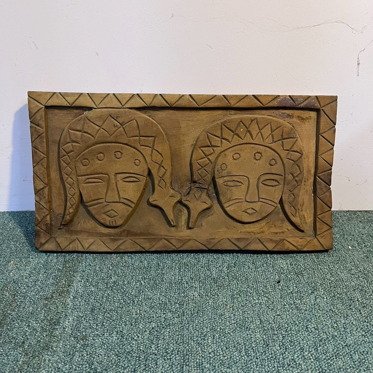 Wooden aborigine decorative board 原住民風格木雕裝飾板